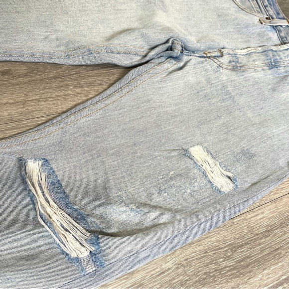 🖤🍬NWT RE/DONE X LEVI’S HIGH RISE ANKLE CROP JEANS DISTRESSED LIGHTWASH SIZE 24 - Picture 4 of 17